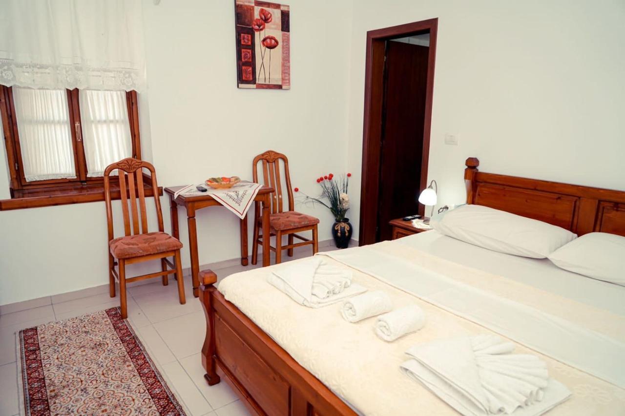 Cico Hostel &Private Room Gjirokaster Exterior photo
